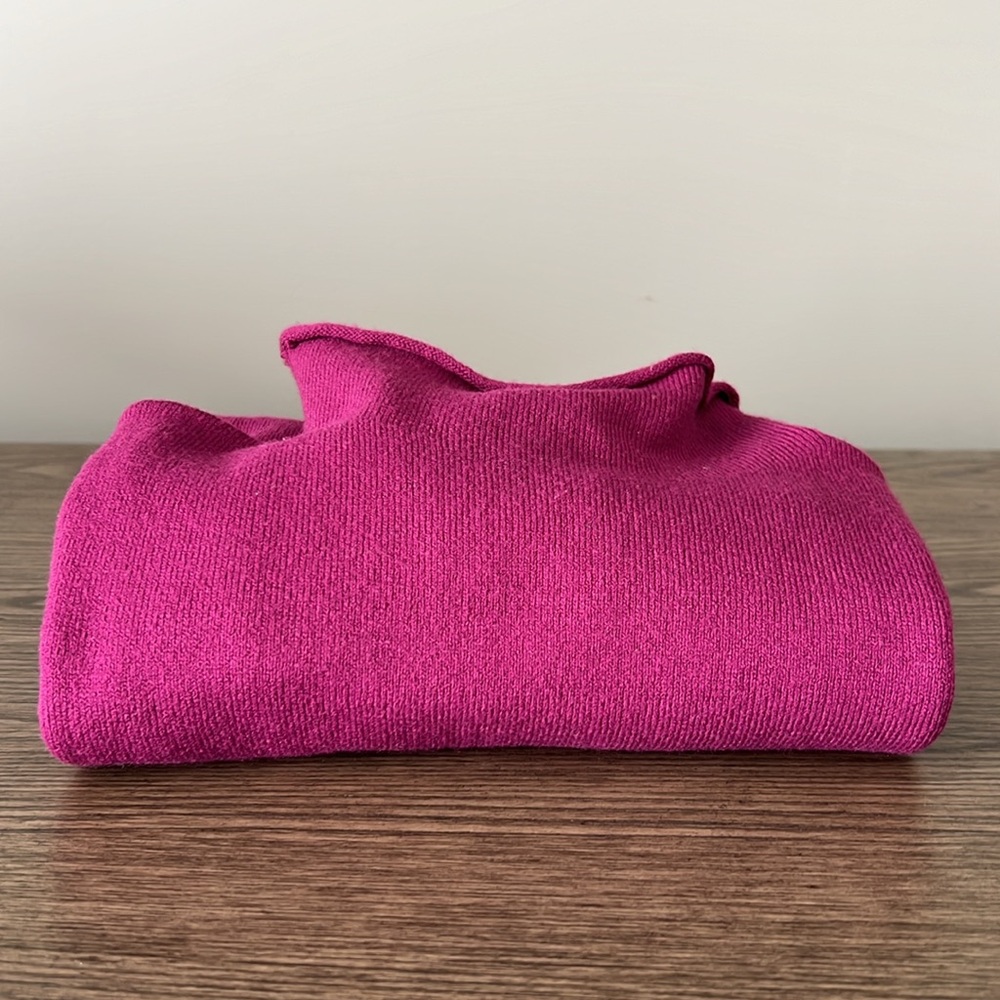 FRENCH CONNECTION fuchsia sweater